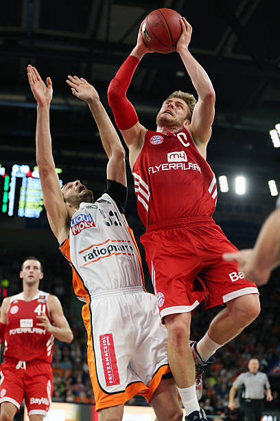 上赛季在英 上赛季在英