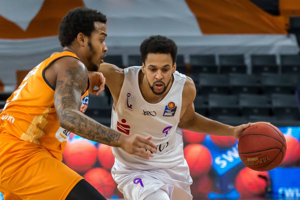 他们不仅为 他们不仅为